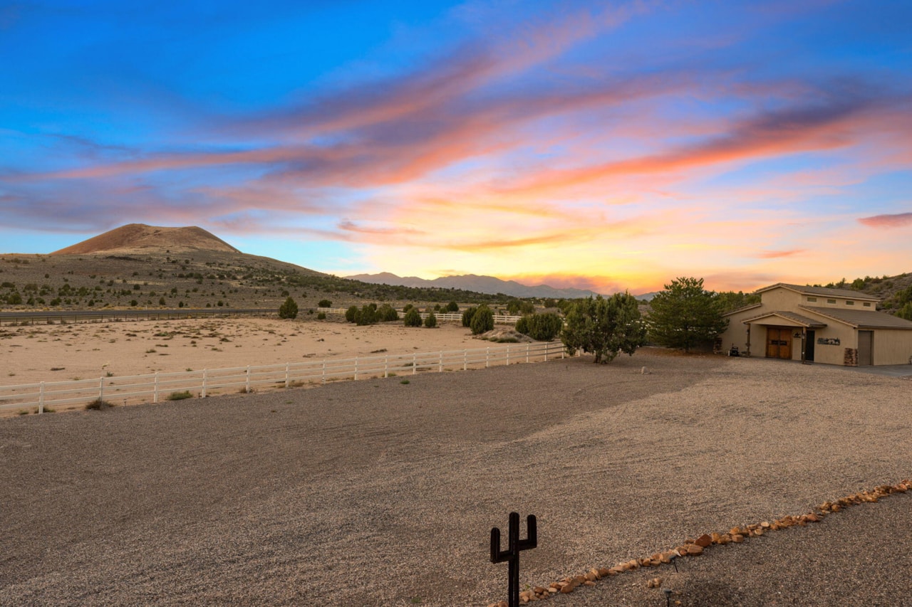 533 W Canyon Trails CIR Dammeron Valley, UT 84783 home for sale, MLS#25-266020 - Erika Rogers Photo 125