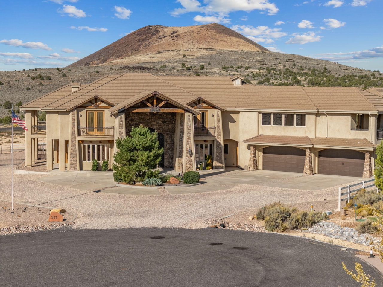 533 W Canyon Trails CIR Dammeron Valley, UT 84783 home for sale, MLS#25-266020 - Erika Rogers Photo 129