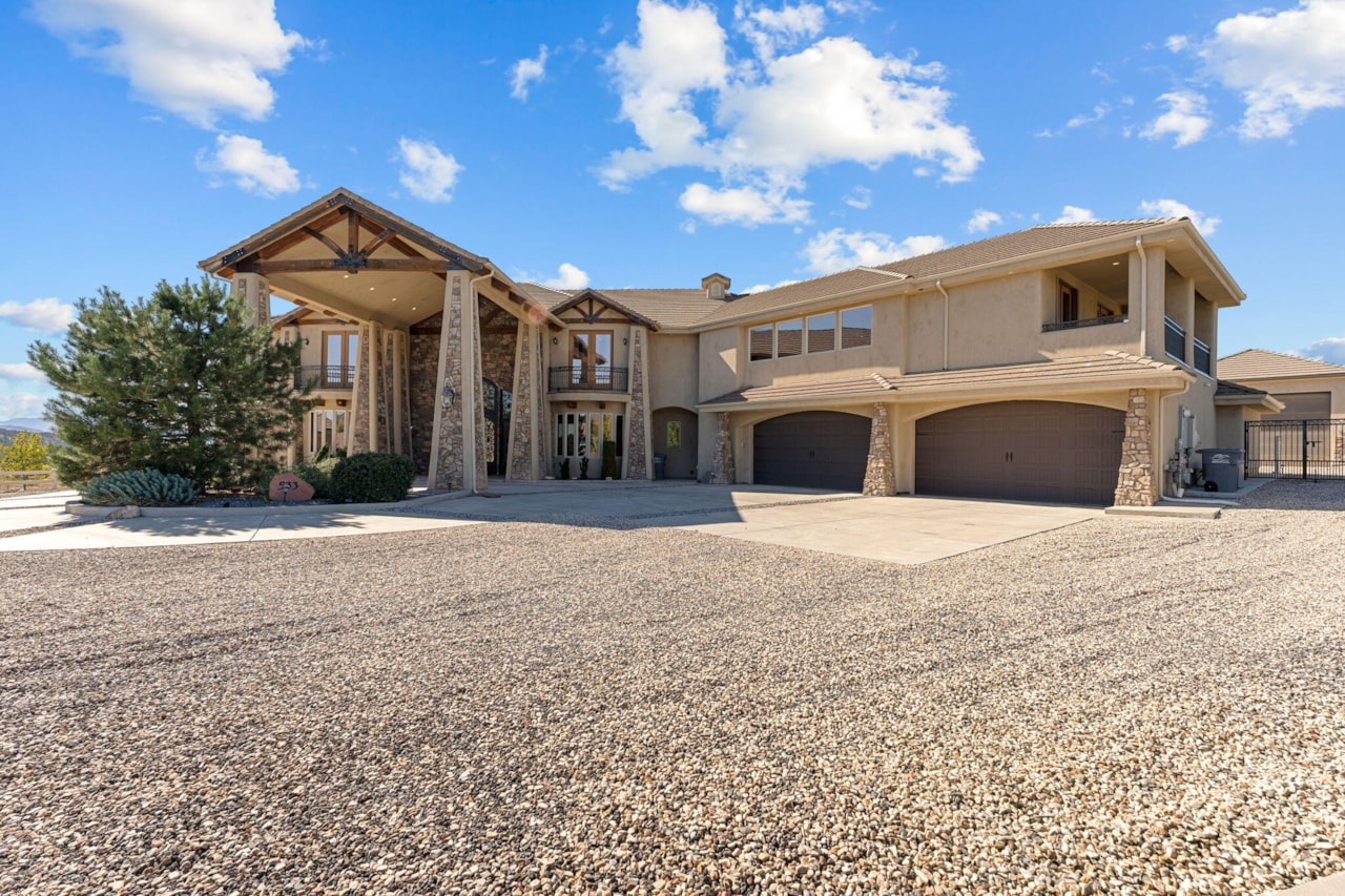 533 W Canyon Trails CIR Dammeron Valley, UT 84783 home for sale, MLS#25-266020 - Erika Rogers Photo 133