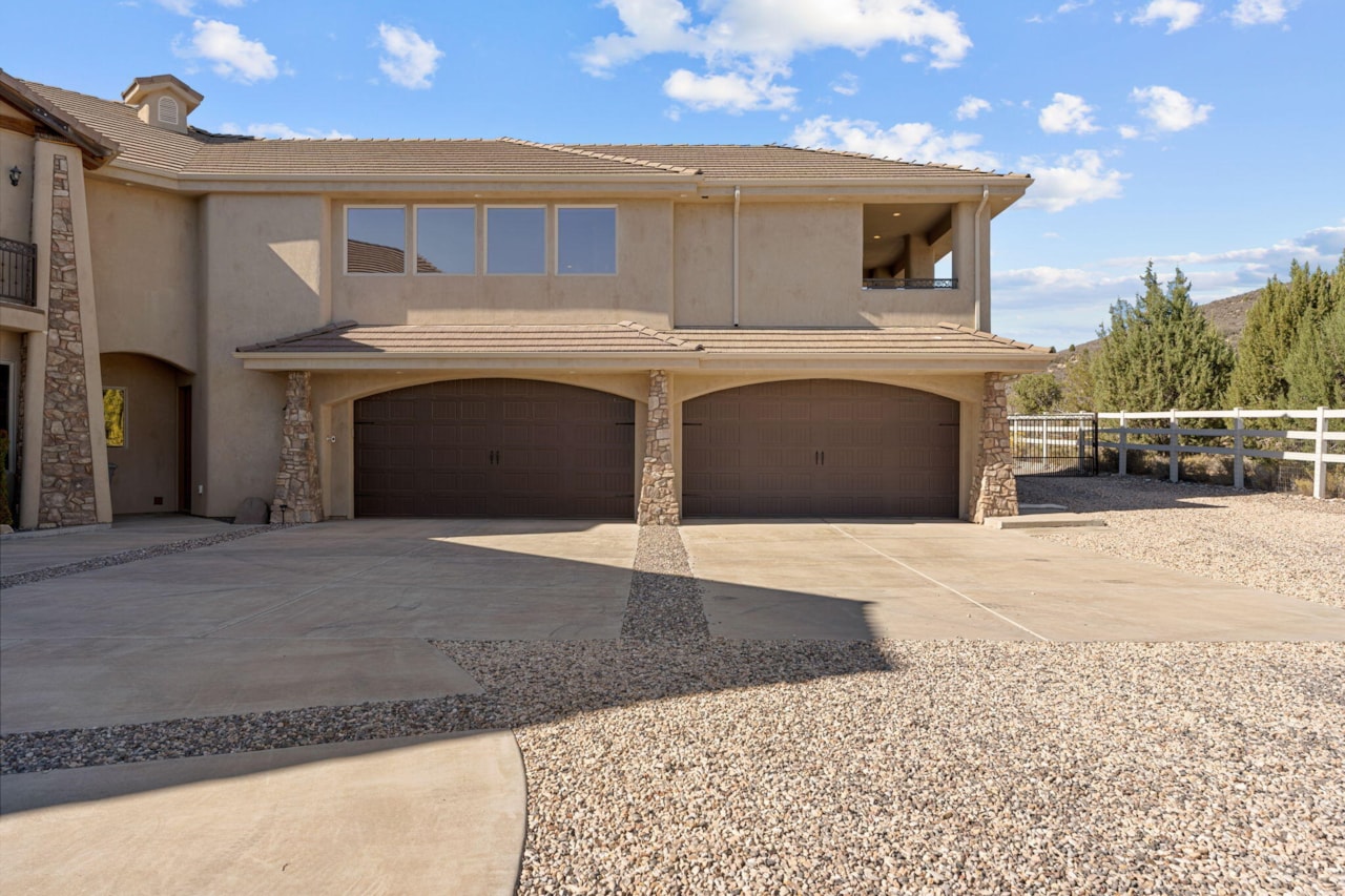 533 W Canyon Trails CIR Dammeron Valley, UT 84783 home for sale, MLS#25-266020 - Erika Rogers Photo 134
