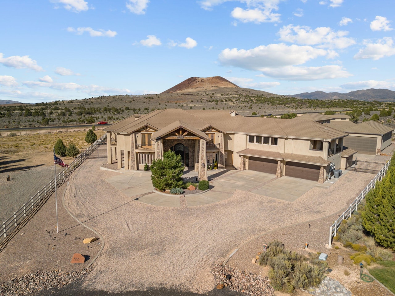 533 W Canyon Trails CIR Dammeron Valley, UT 84783 home for sale, MLS#25-266020 - Erika Rogers Photo 136