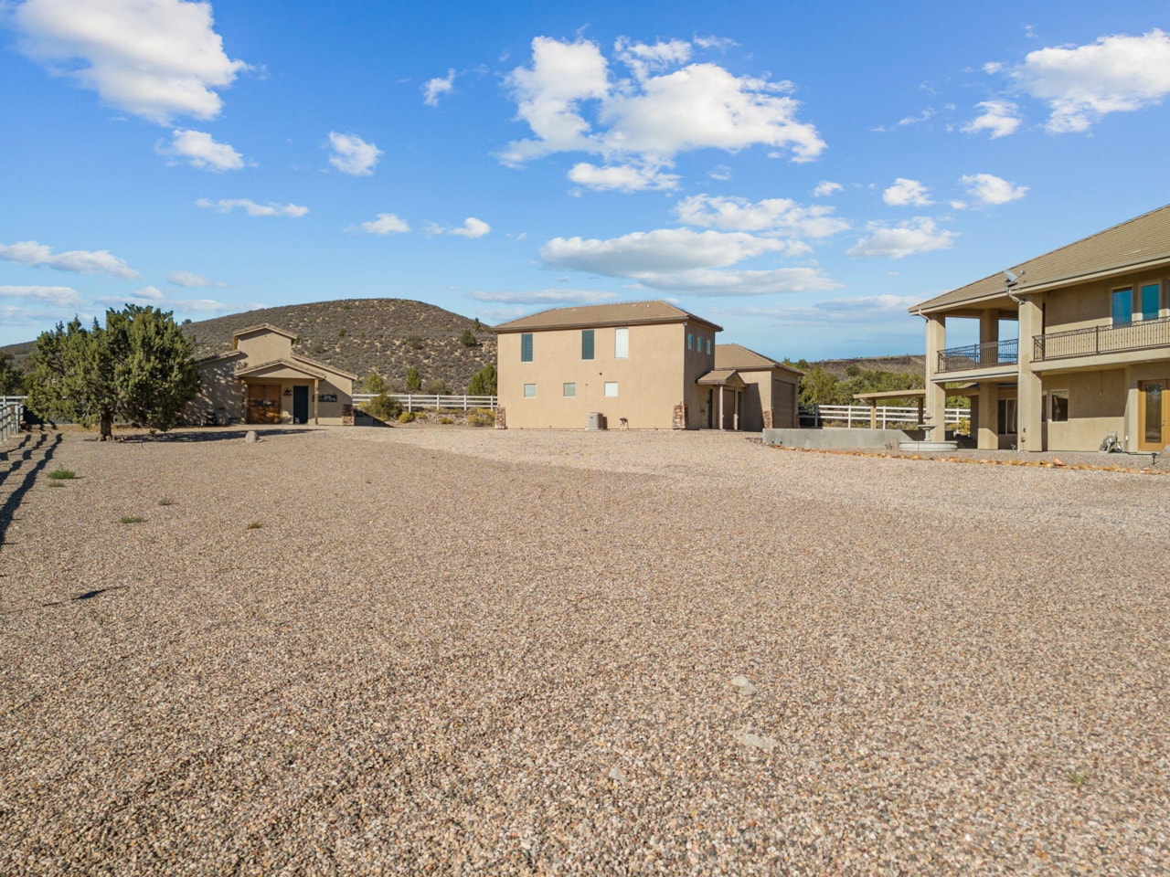 533 W Canyon Trails CIR Dammeron Valley, UT 84783 home for sale, MLS#25-266020 - Erika Rogers Photo 137