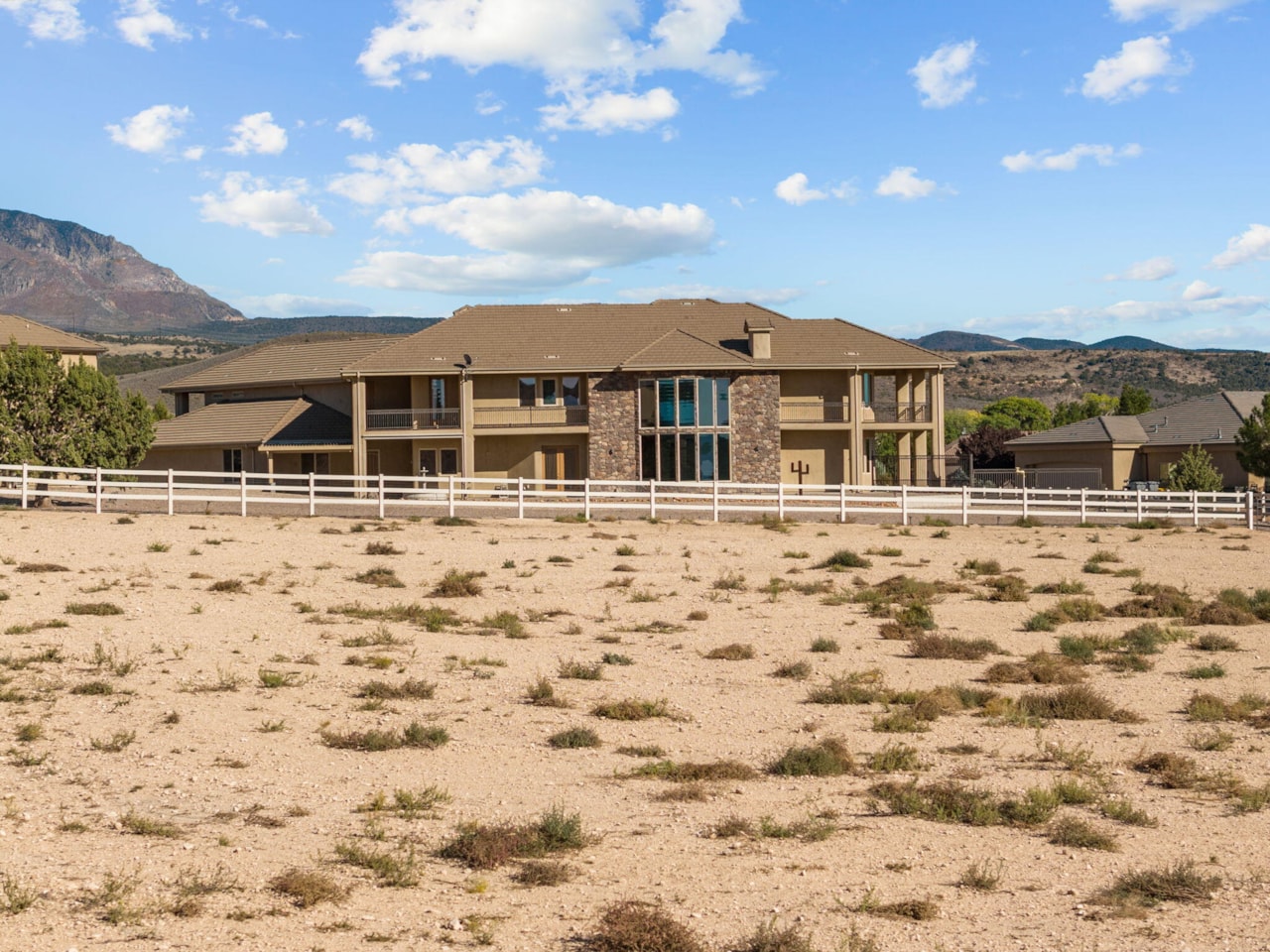 533 W Canyon Trails CIR Dammeron Valley, UT 84783 home for sale, MLS#25-266020 - Erika Rogers Photo 141