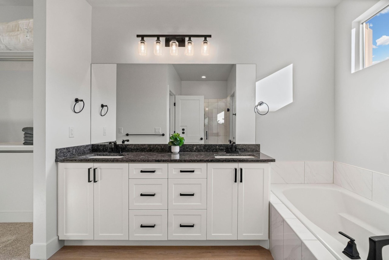 690 E Desert Cactus DR Washington, UT 84780 home for sale, MLS#25-267502 - Erika Rogers Photo 20