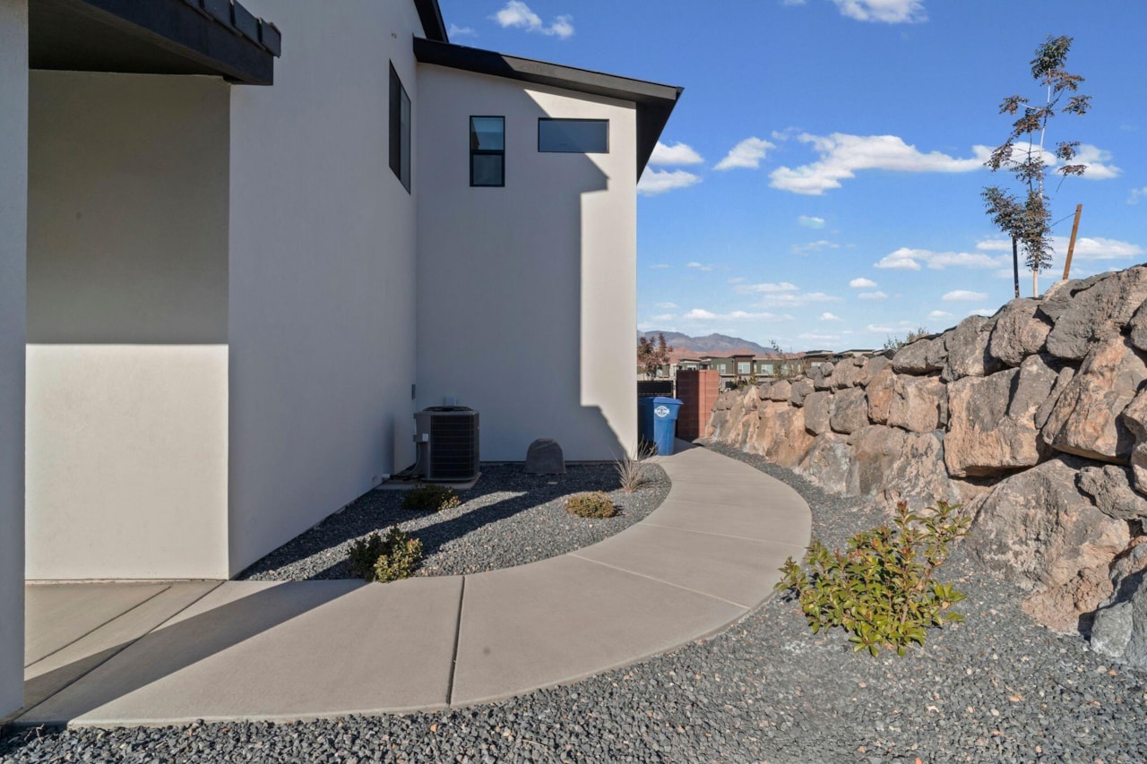 690 E Desert Cactus DR Washington, UT 84780 home for sale, MLS#25-267502 - Erika Rogers Photo 30