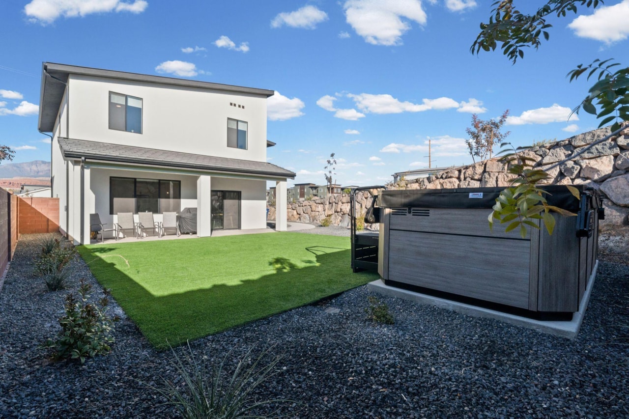 690 E Desert Cactus DR Washington, UT 84780 home for sale, MLS#25-267502 - Erika Rogers Photo 32