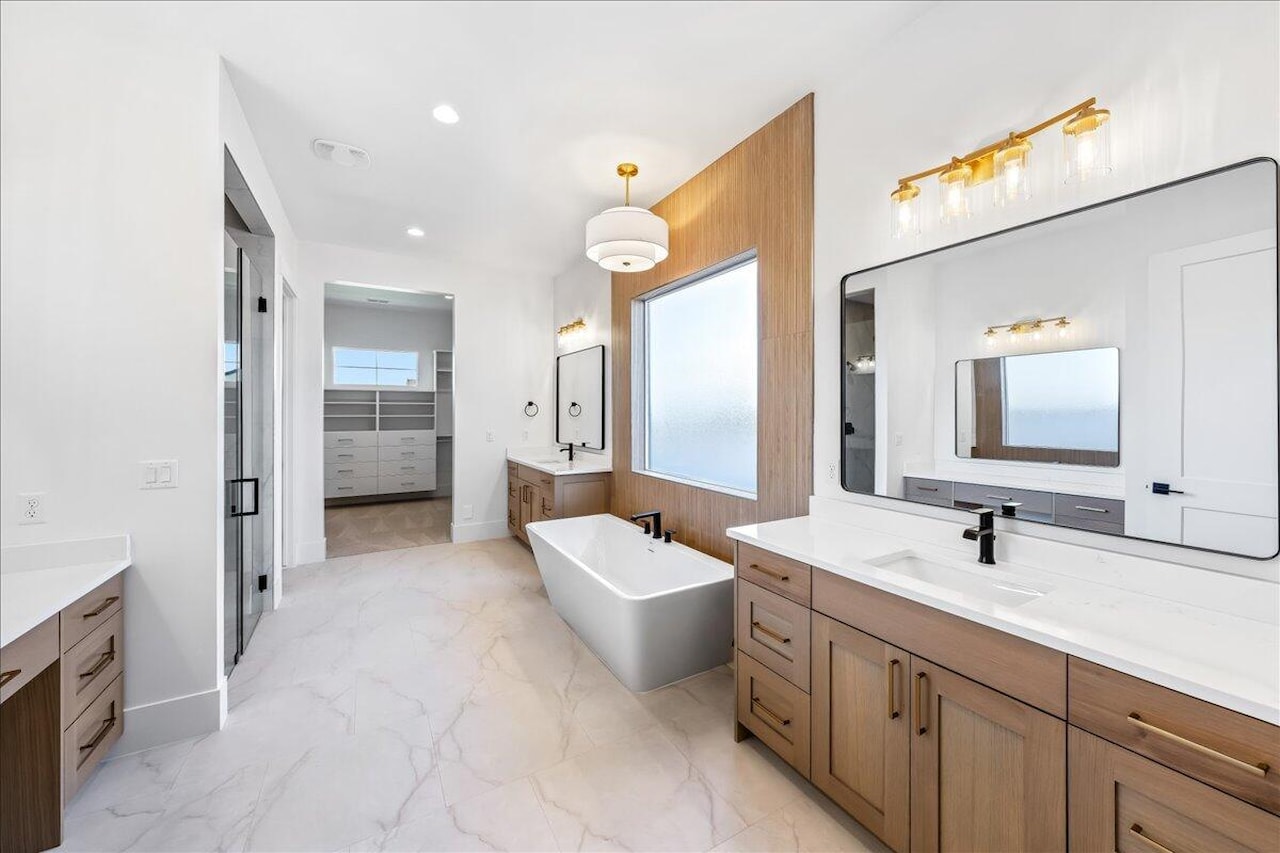 2863 S Alpine LN St George, UT 84790 home for sale, MLS#25-266003 - Erika Rogers Photo 25