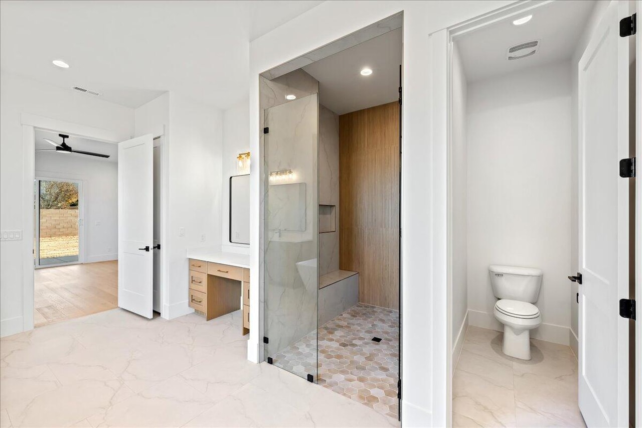 2863 S Alpine LN St George, UT 84790 home for sale, MLS#25-266003 - Erika Rogers Photo 27