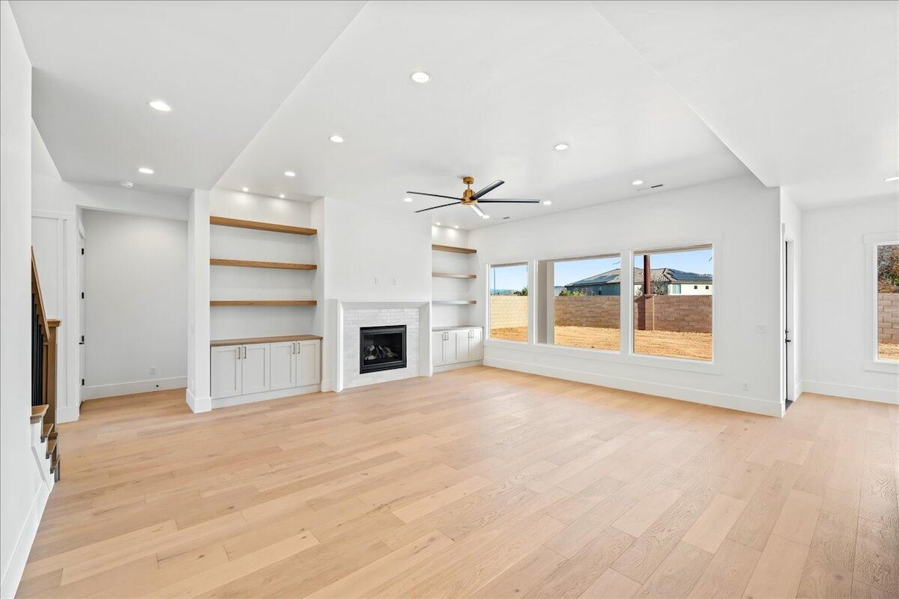 2863 S Alpine LN St George, UT 84790 home for sale, MLS#25-266003 - Erika Rogers Photo 15