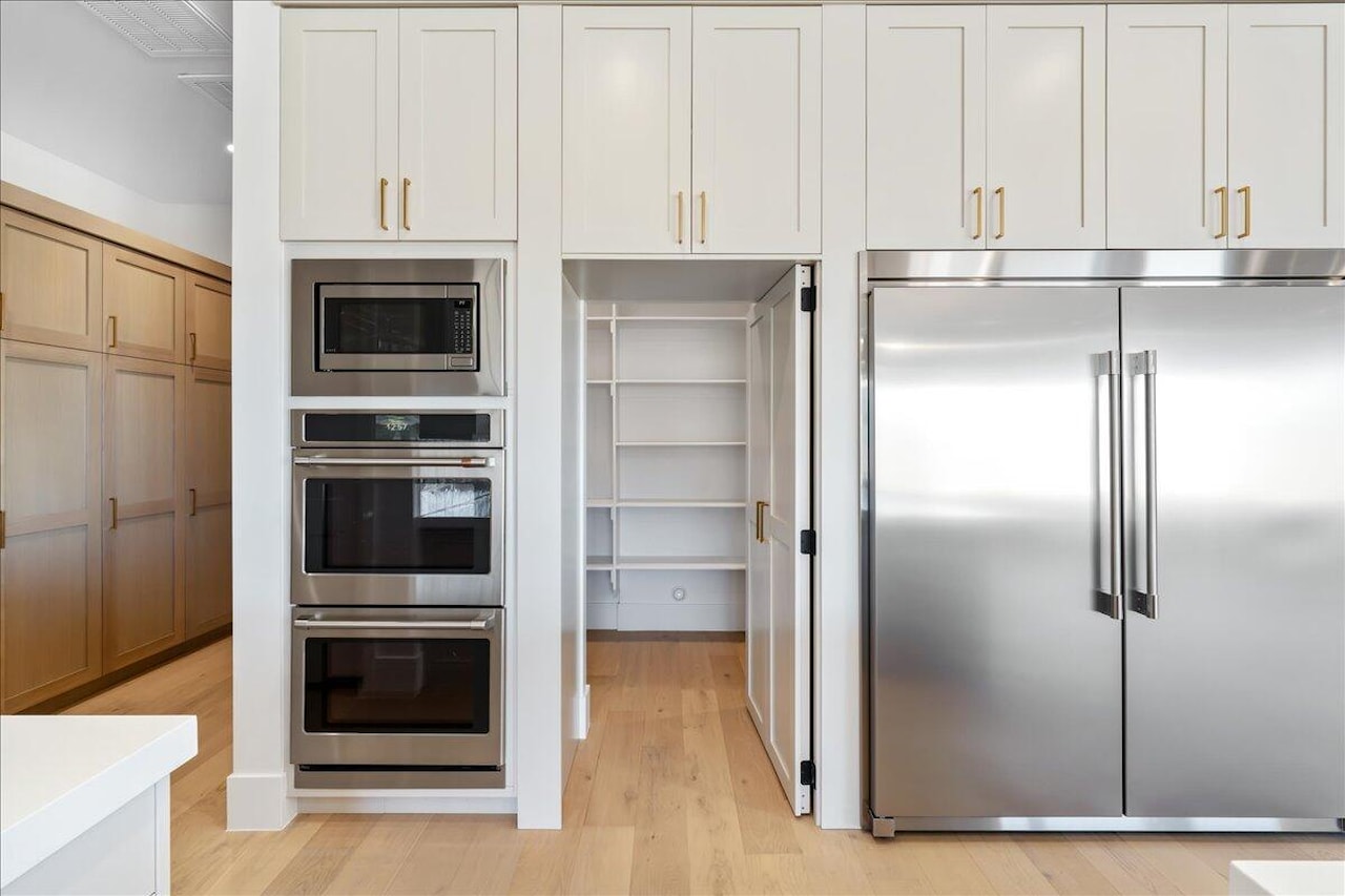 2863 S Alpine LN St George, UT 84790 home for sale, MLS#25-266003 - Erika Rogers Photo 13