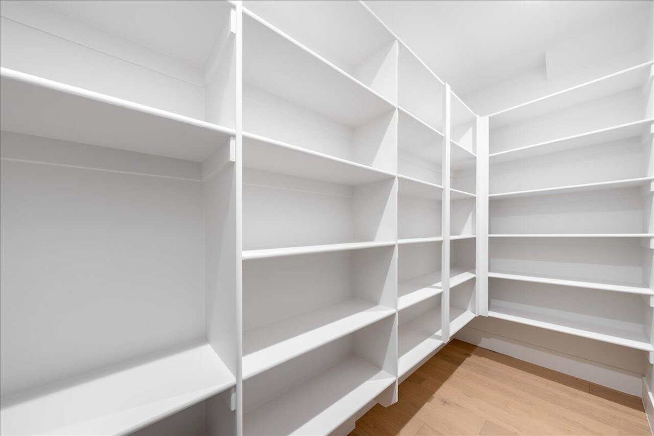 2863 S Alpine LN St George, UT 84790 home for sale, MLS#25-266003 - Erika Rogers Photo 14