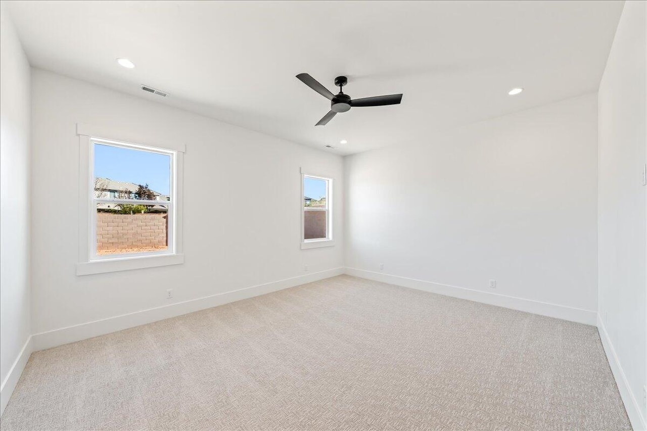 2863 S Alpine LN St George, UT 84790 home for sale, MLS#25-266003 - Erika Rogers Photo 40