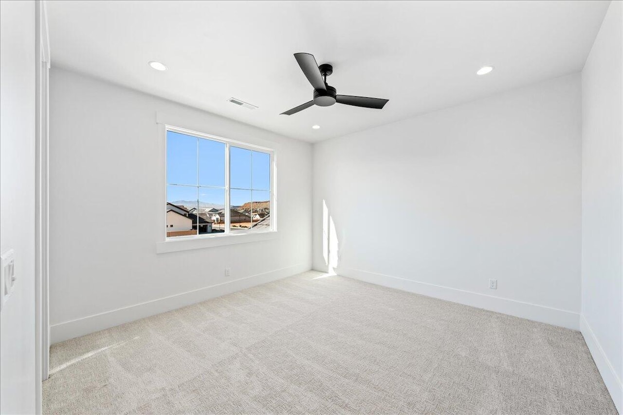 2863 S Alpine LN St George, UT 84790 home for sale, MLS#25-266003 - Erika Rogers Photo 44