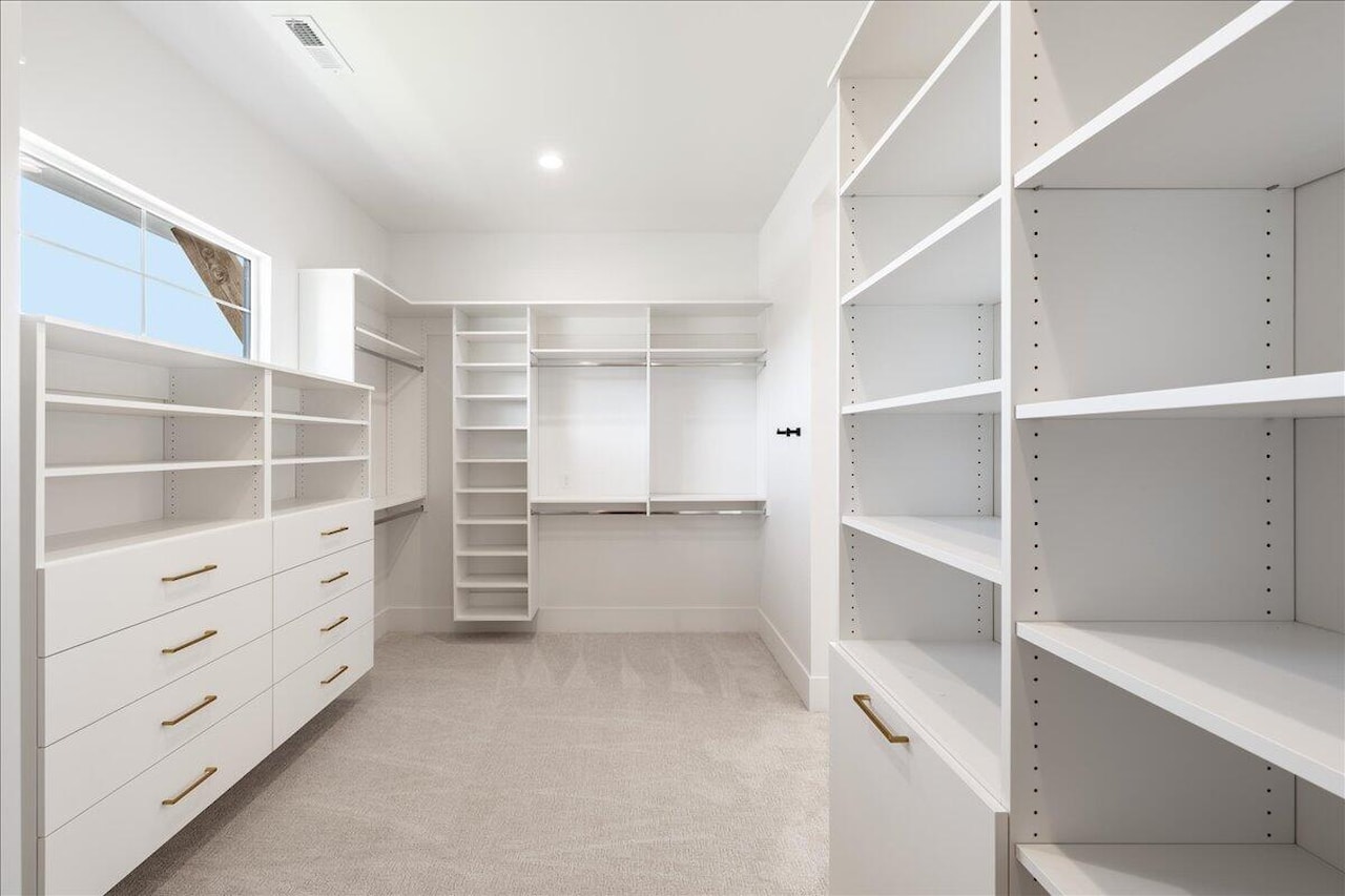 2863 S Alpine LN St George, UT 84790 home for sale, MLS#25-266003 - Erika Rogers Photo 30