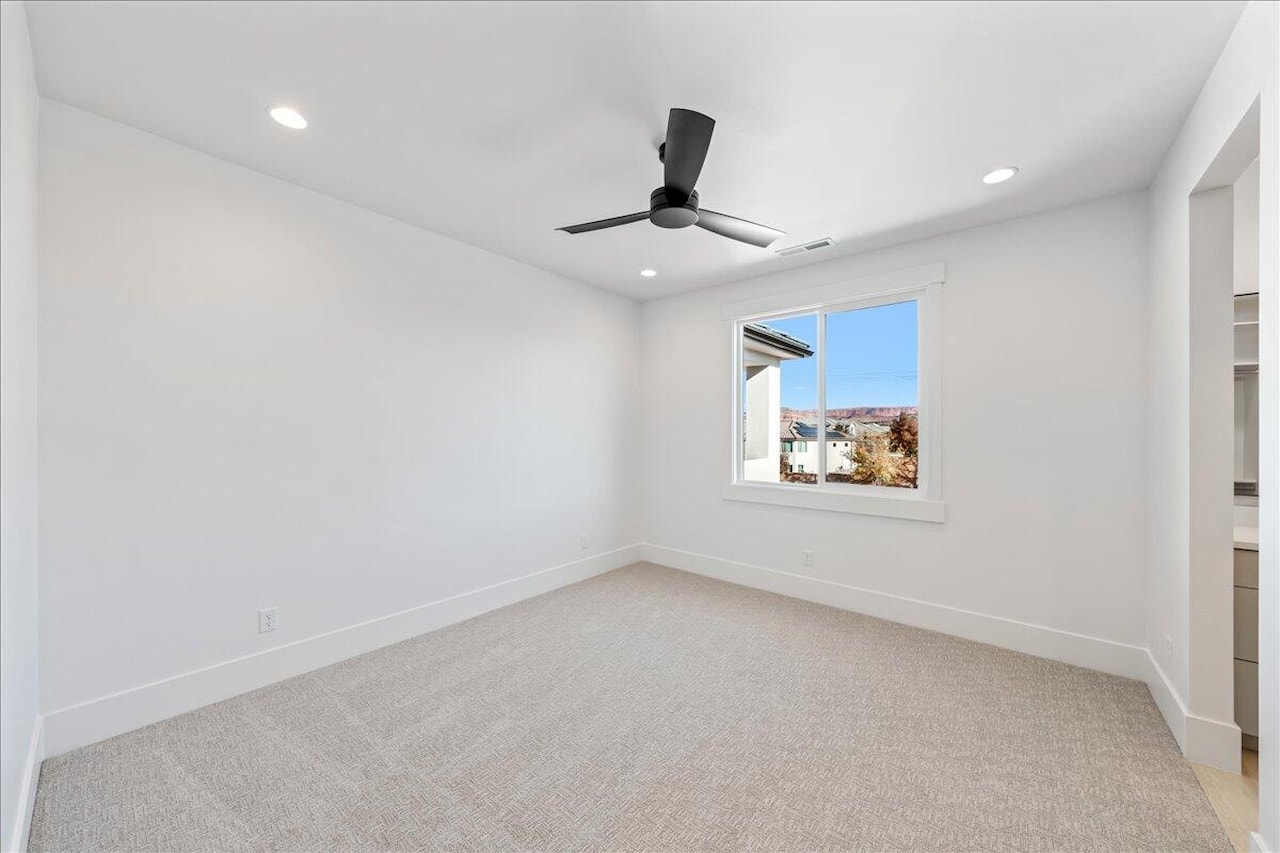 2863 S Alpine LN St George, UT 84790 home for sale, MLS#25-266003 - Erika Rogers Photo 57