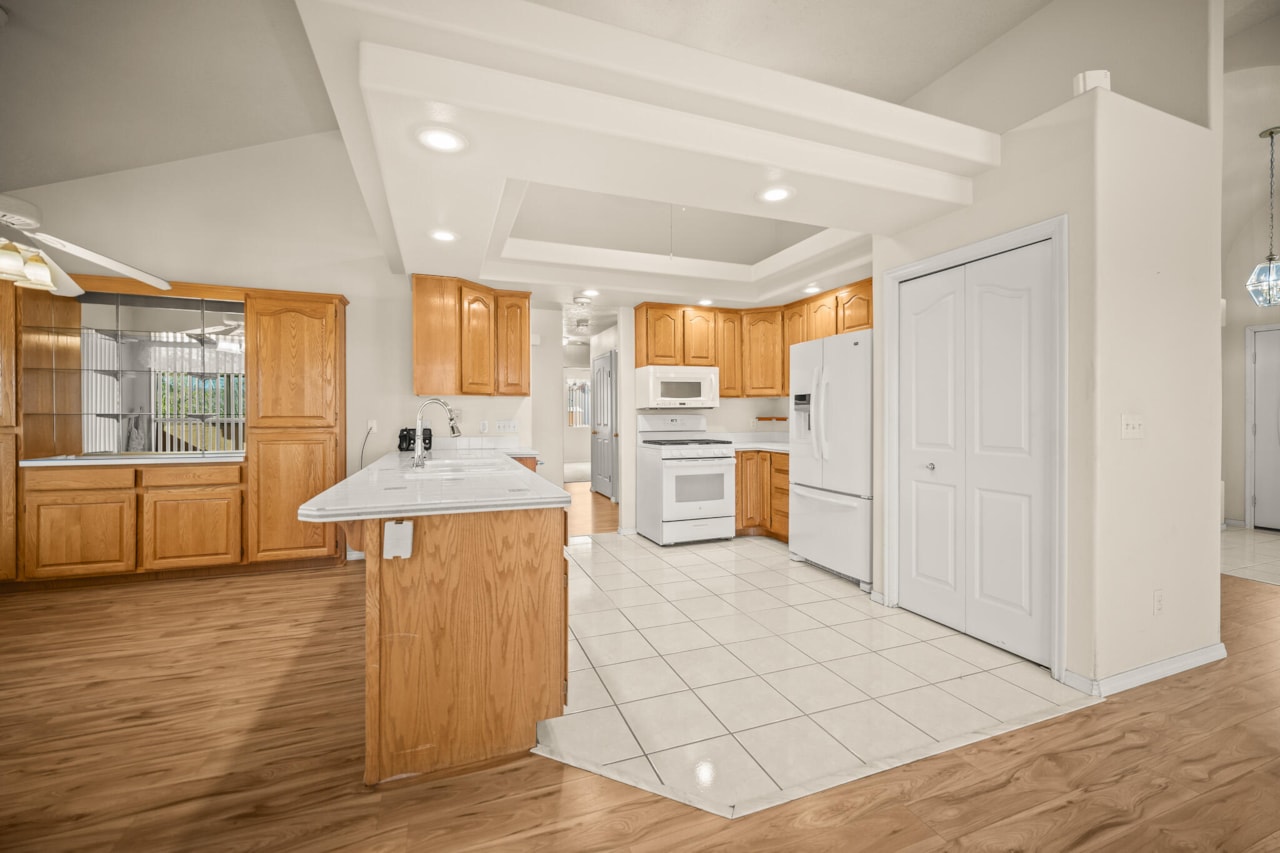 671 W Crystal Drive St George, UT 84790 home for sale, MLS#25-267505 - Erika Rogers Photo 11