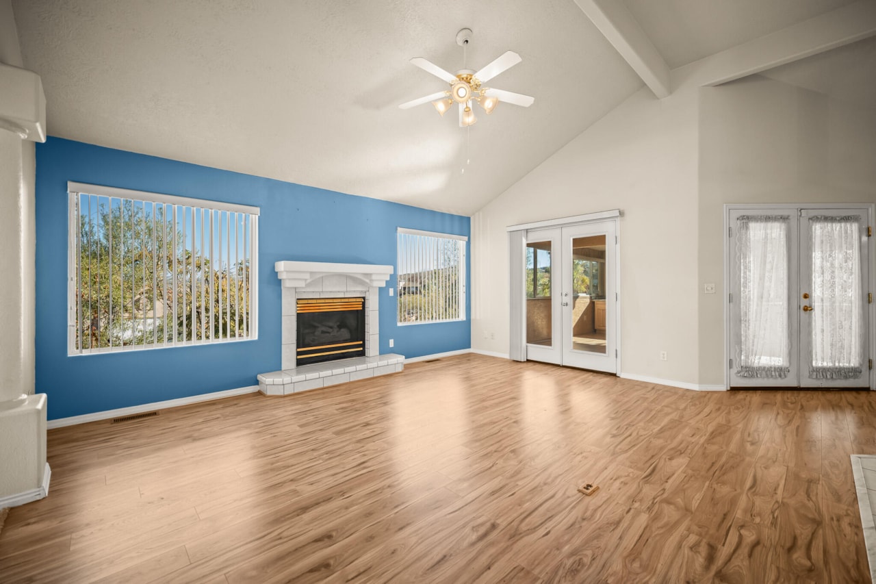 671 W Crystal Drive St George, UT 84790 home for sale, MLS#25-267505 - Erika Rogers Photo 17