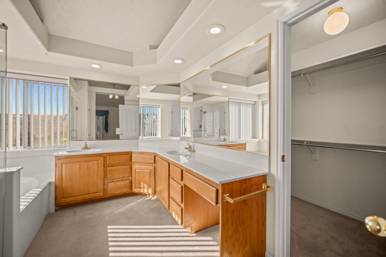 671 W Crystal Drive St George, UT 84790 home for sale, MLS#25-267505 - Erika Rogers Photo 21