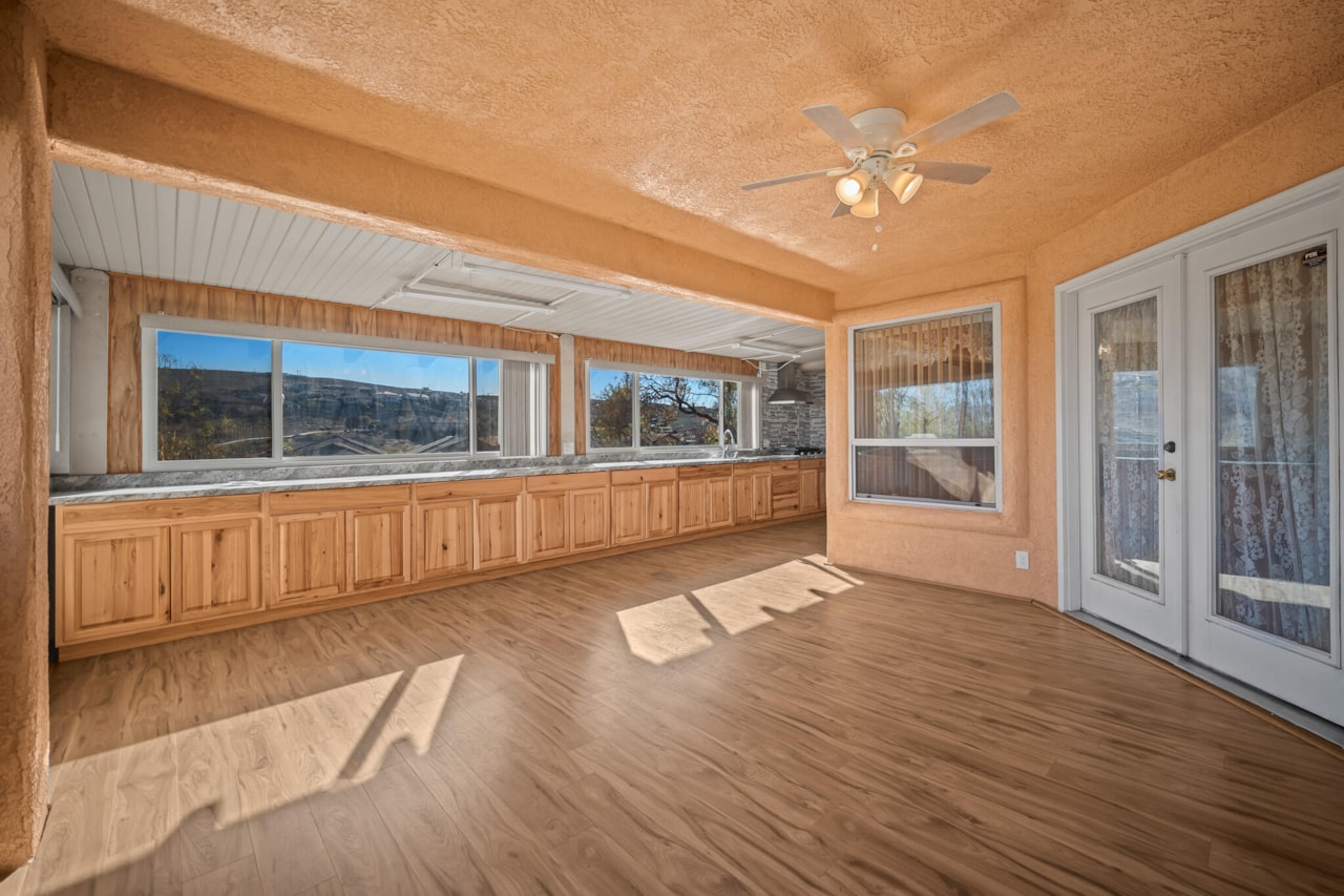 671 W Crystal Drive St George, UT 84790 home for sale, MLS#25-267505 - Erika Rogers Photo 35
