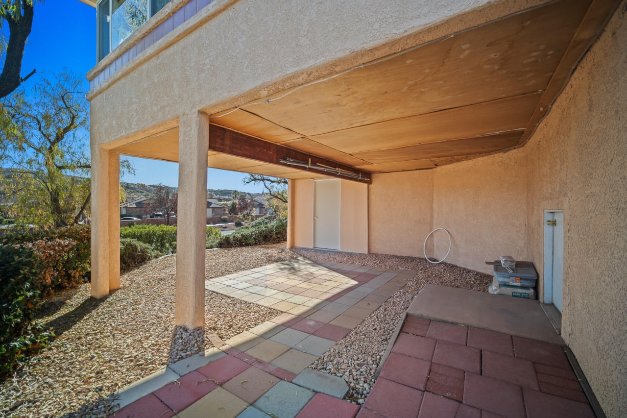 671 W Crystal Drive St George, UT 84790 home for sale, MLS#25-267505 - Erika Rogers Photo 42