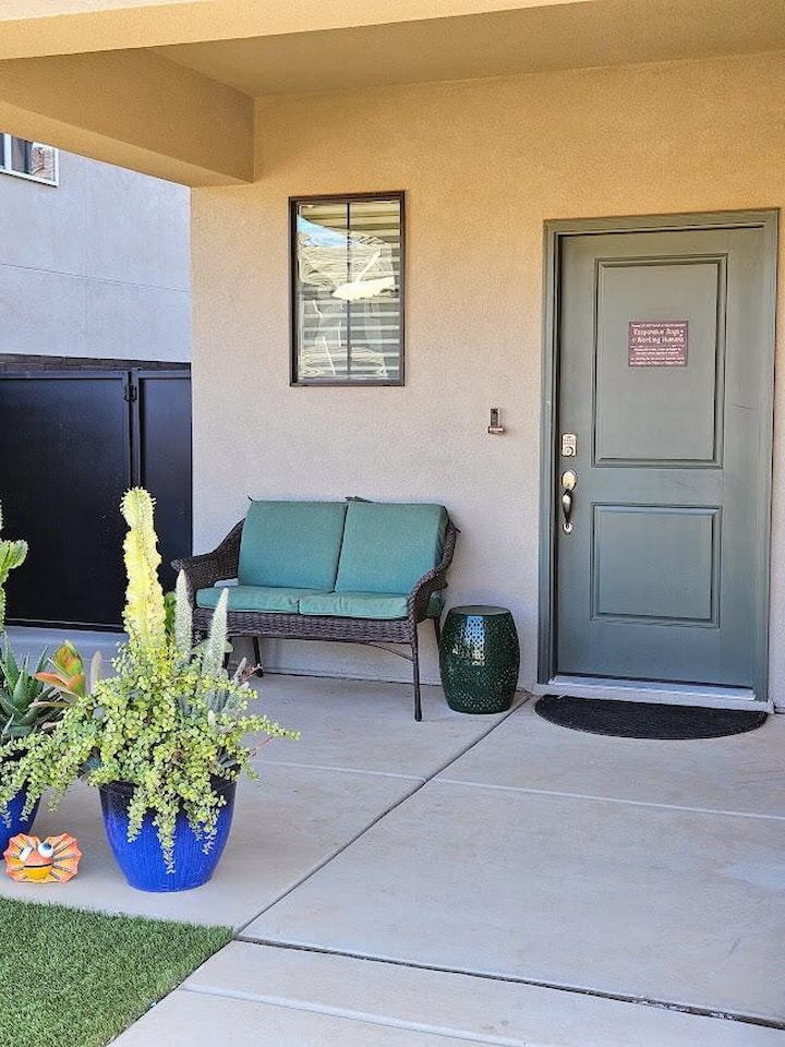 1887 S Wolverine Way Washington, UT 84780 home for sale, MLS#25-267525 - Erika Rogers Photo 2