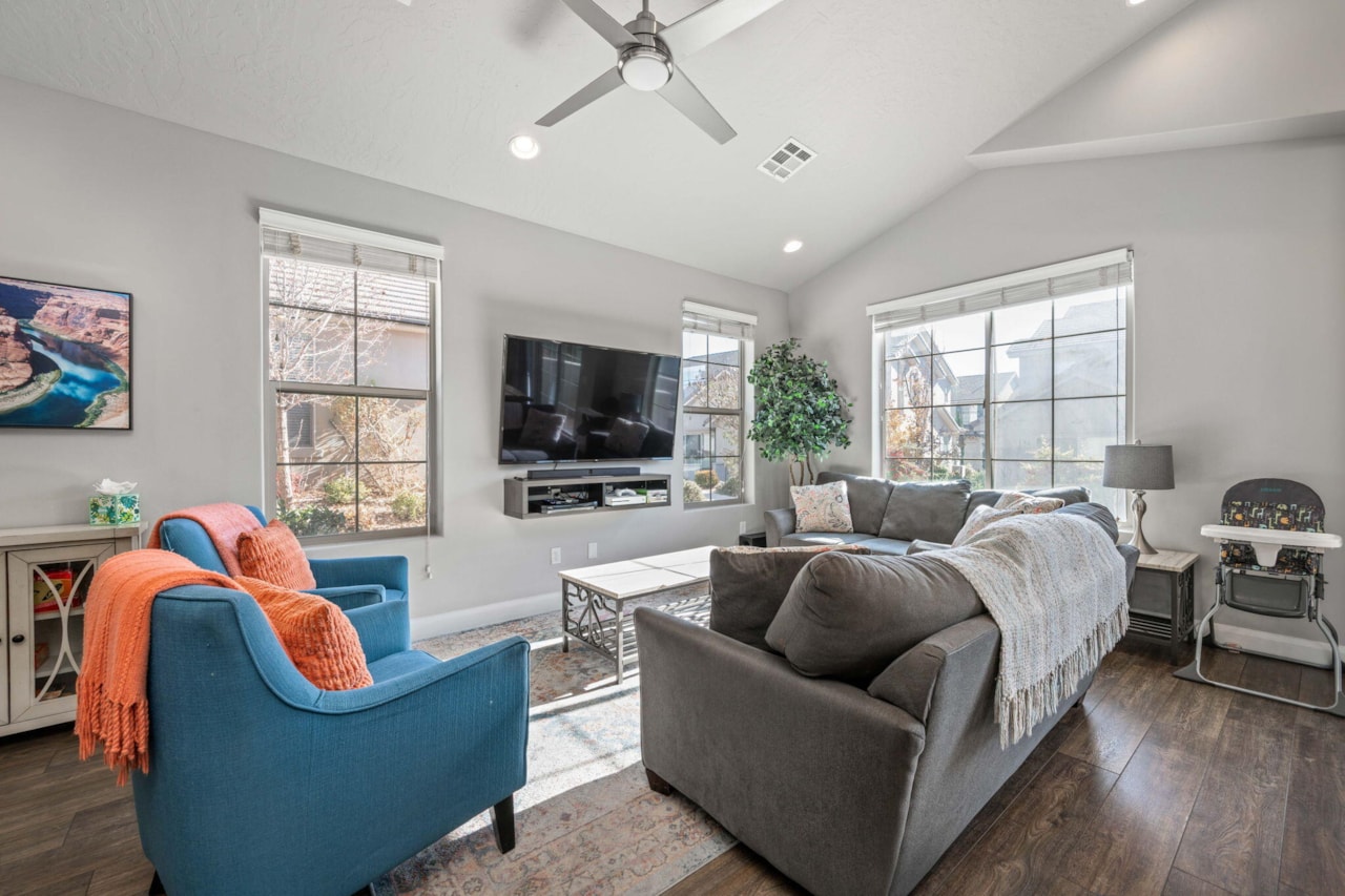 1914 E Fiesta LN Washington, UT 84780 home for sale, MLS#25-267539 - Erika Rogers Photo 4