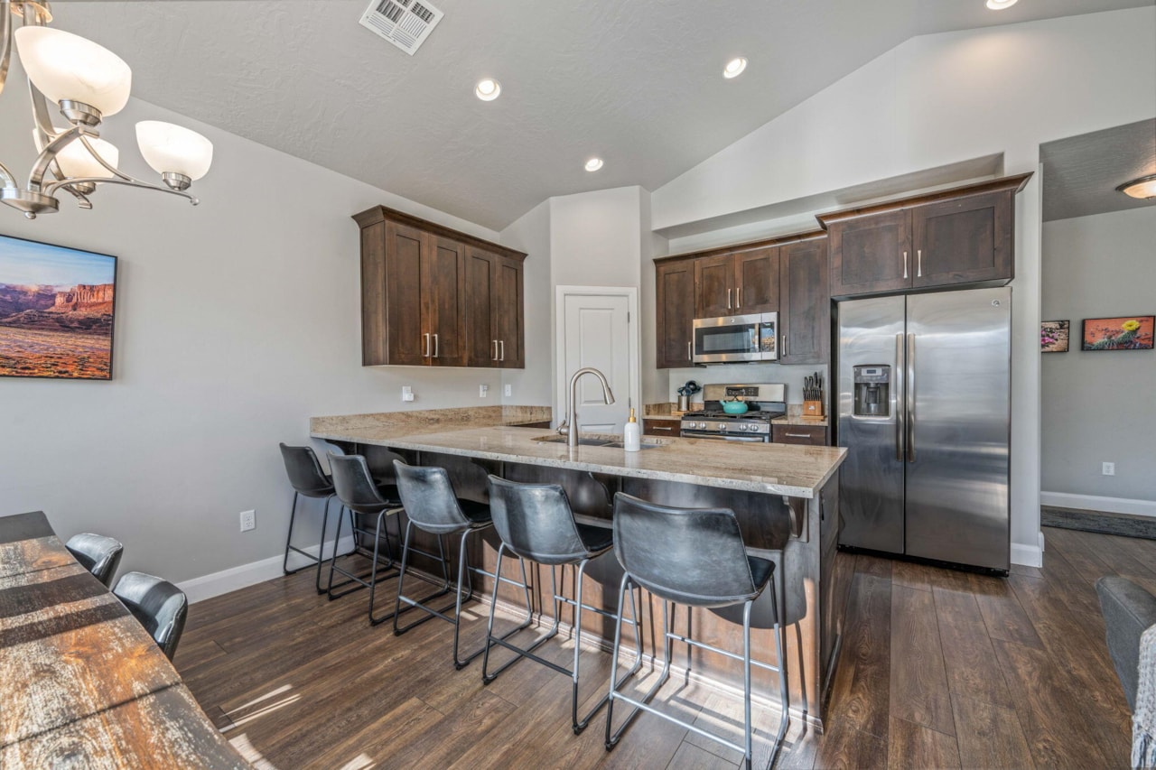 1914 E Fiesta LN Washington, UT 84780 home for sale, MLS#25-267539 - Erika Rogers Photo 7