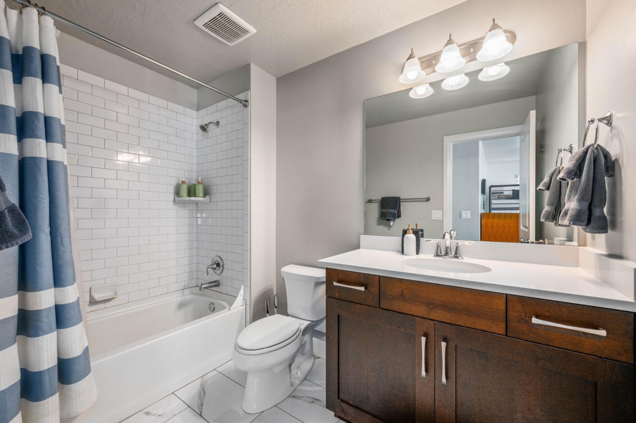 1914 E Fiesta LN Washington, UT 84780 home for sale, MLS#25-267539 - Erika Rogers Photo 18