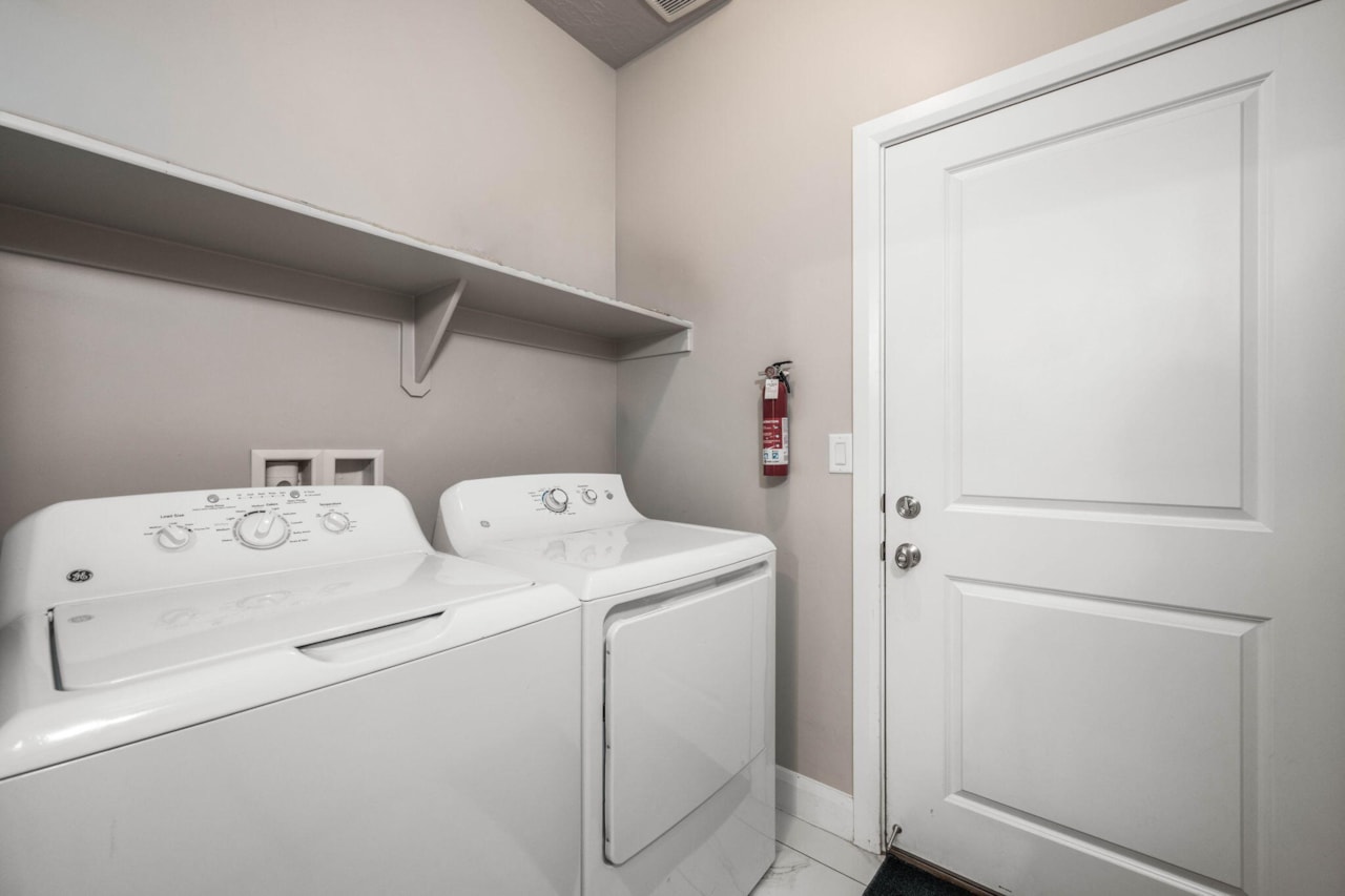 1914 E Fiesta LN Washington, UT 84780 home for sale, MLS#25-267539 - Erika Rogers Photo 23