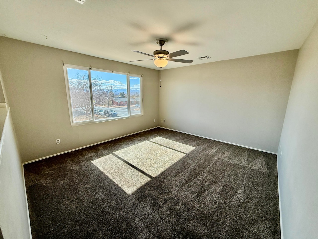 305 E Pectol ST Washington, UT 84780 home for sale, MLS#25-267496 - Erika Rogers Photo 4
