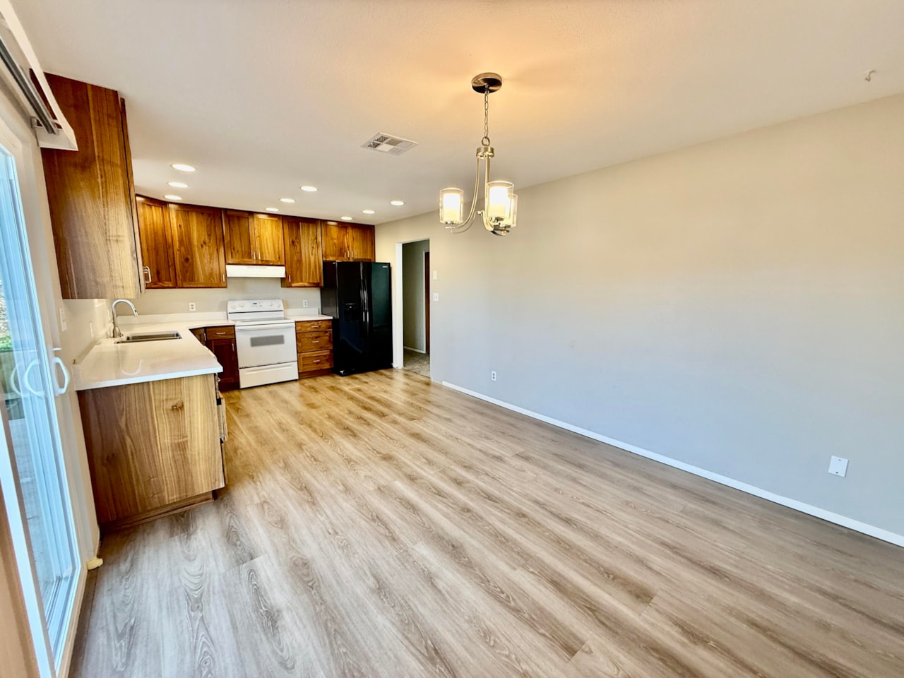 305 E Pectol ST Washington, UT 84780 home for sale, MLS#25-267496 - Erika Rogers Photo 7