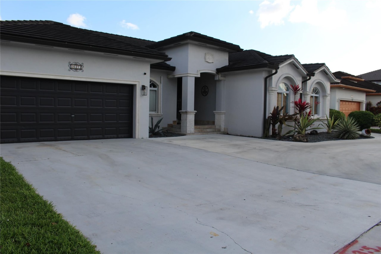 16272 SW 42nd Terrace Miami, FL 33185 home for sale, MLS#F10535993 -  Parkland Parrot