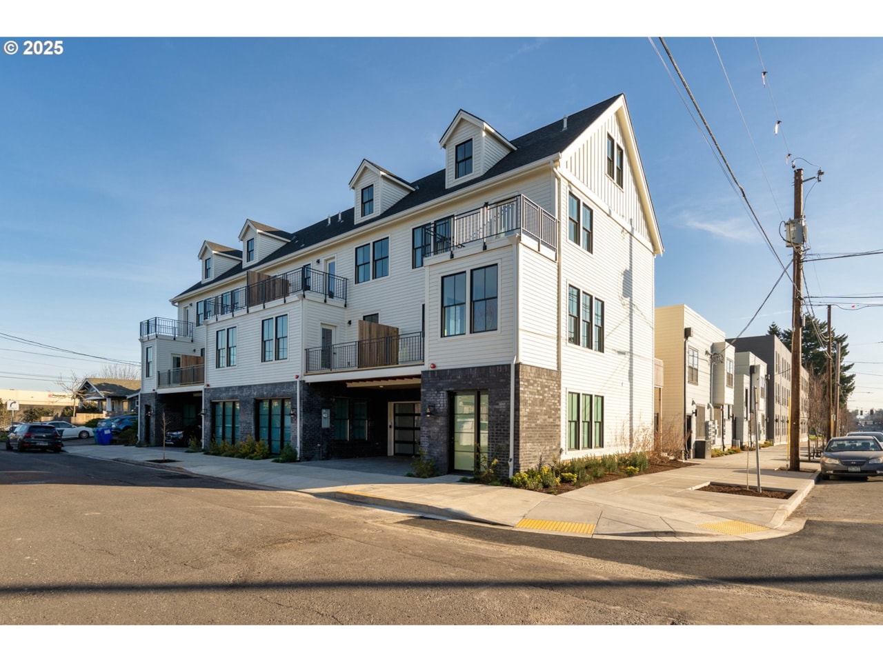 トップス #HOUSESET E50 E953 512 NE 56th AVE, Portland, OR 97213