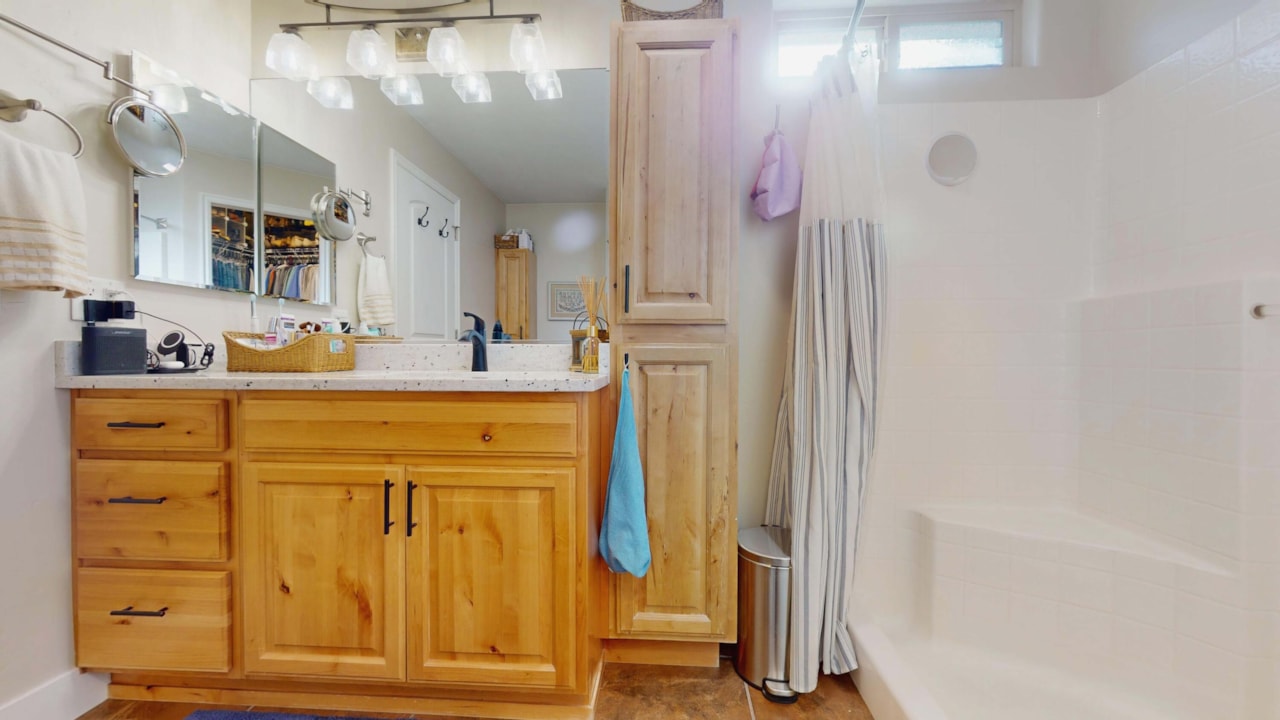 4005 S Carisa DR St George, UT 84790 home for sale, MLS#25-266183 - Erika Rogers Photo 17