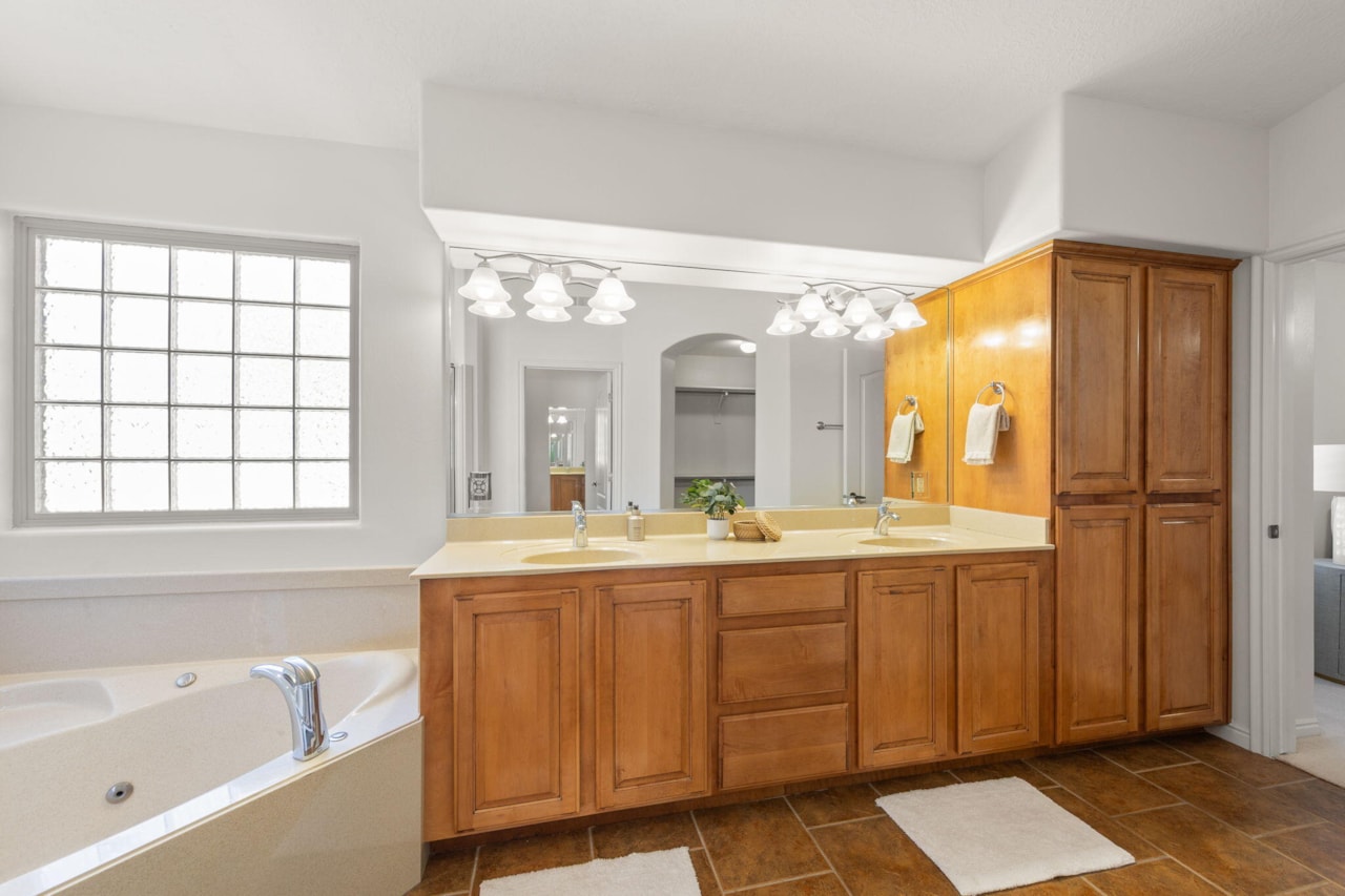 1730 W Stonebridge DR #19 St George, UT 84770 home for sale, MLS#25-267553 - Erika Rogers Photo 14