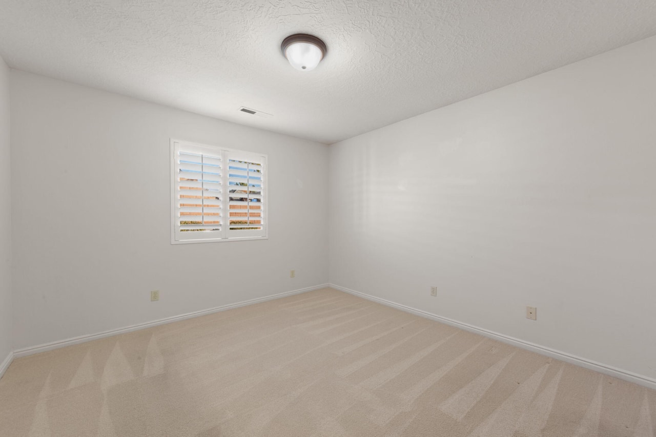 1730 W Stonebridge DR #19 St George, UT 84770 home for sale, MLS#25-267553 - Erika Rogers Photo 18