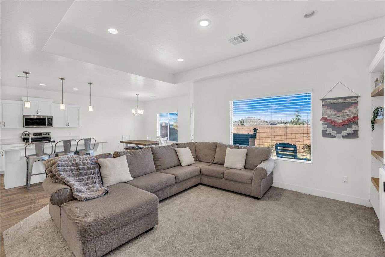 1623 E Sunshine Trl St George, UT 84790 home for sale, MLS#25-267554 - Erika Rogers Photo 2