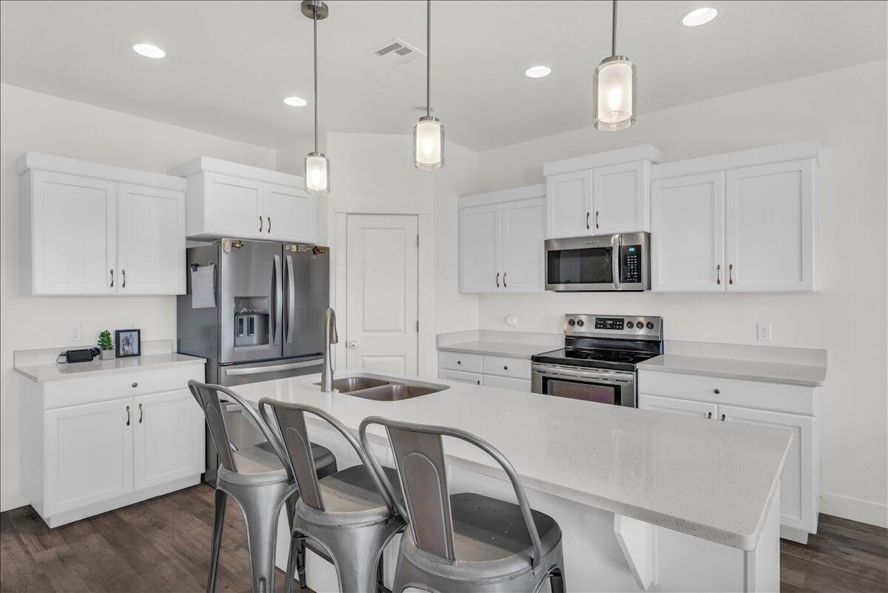 1623 E Sunshine Trl St George, UT 84790 home for sale, MLS#25-267554 - Erika Rogers Photo 6