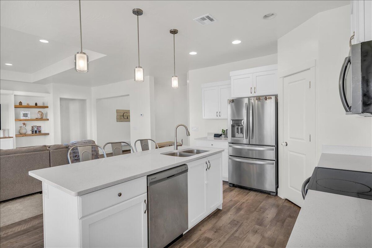 1623 E Sunshine Trl St George, UT 84790 home for sale, MLS#25-267554 - Erika Rogers Photo 7