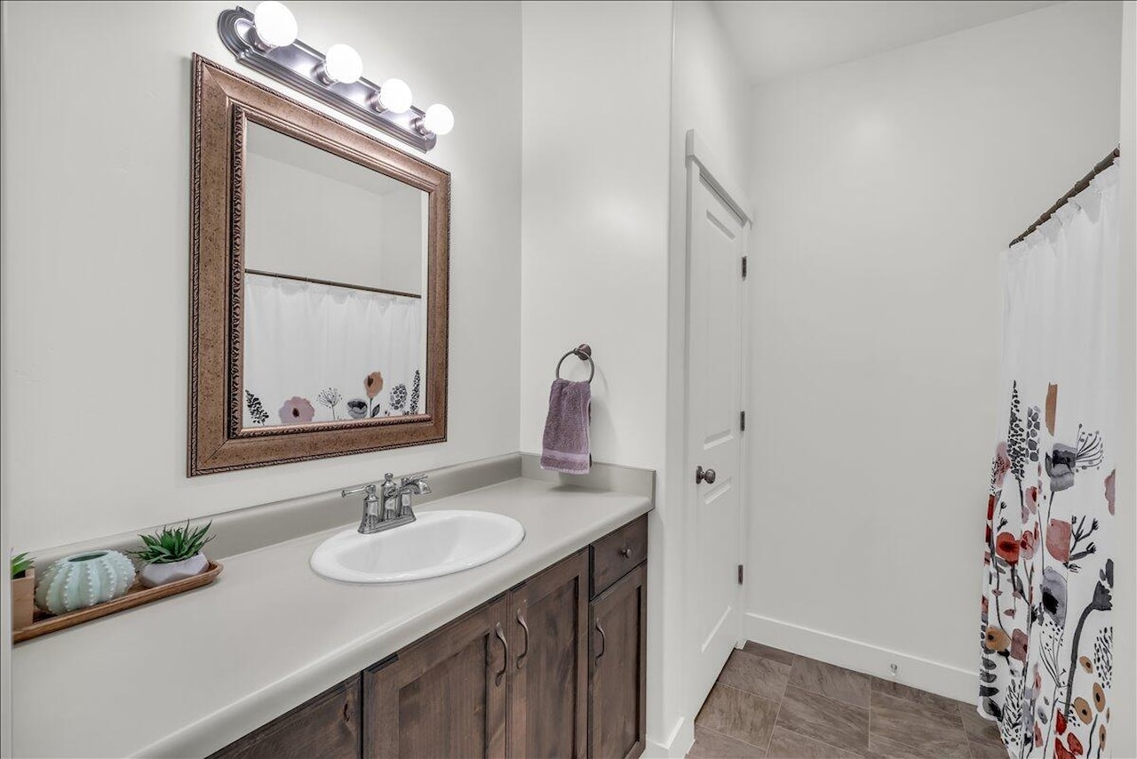 1623 E Sunshine Trl St George, UT 84790 home for sale, MLS#25-267554 - Erika Rogers Photo 15