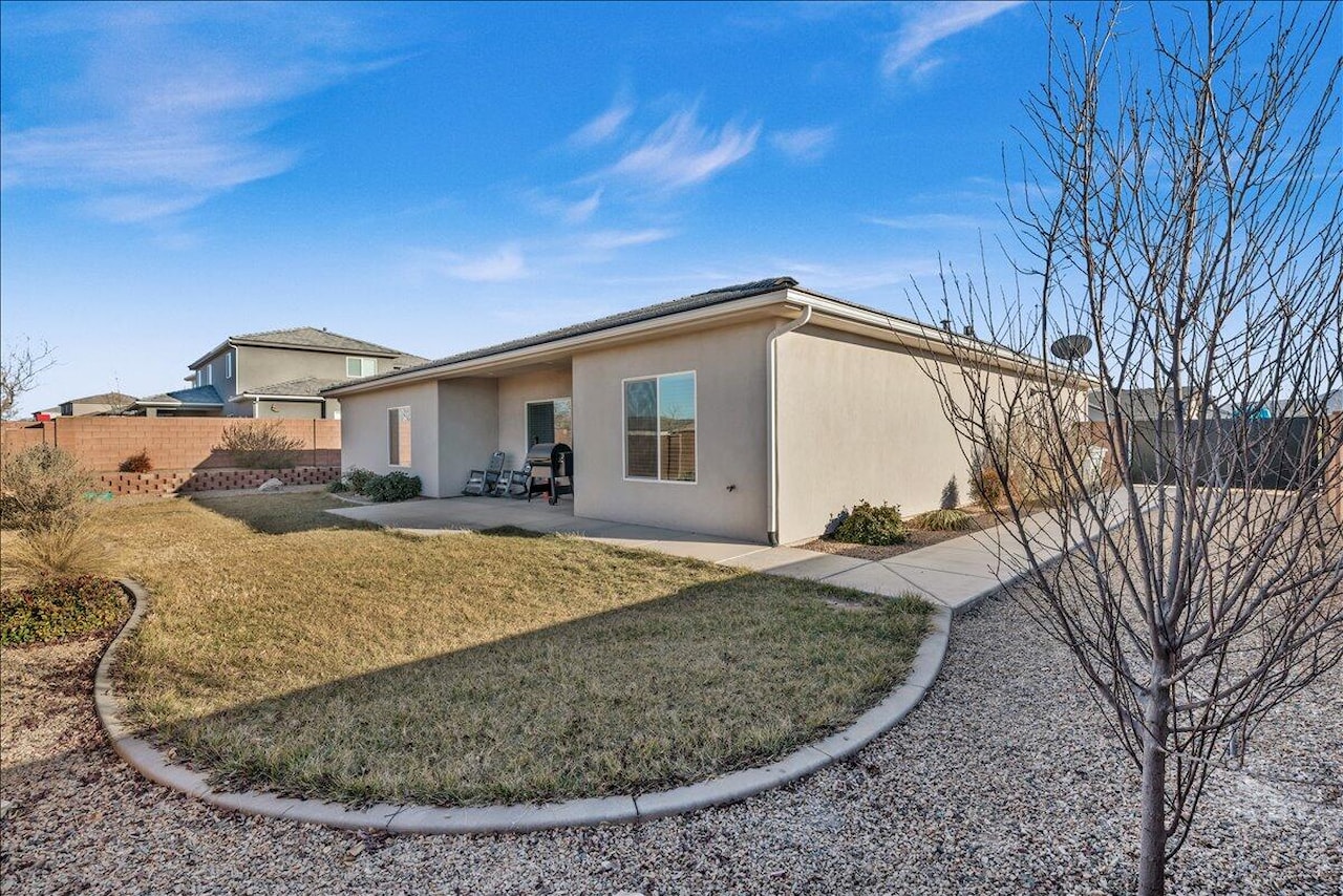 1623 E Sunshine Trl St George, UT 84790 home for sale, MLS#25-267554 - Erika Rogers Photo 22
