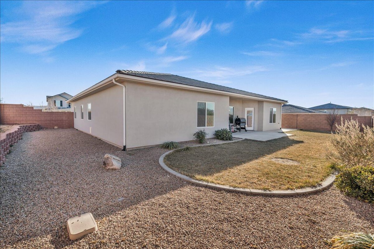 1623 E Sunshine Trl St George, UT 84790 home for sale, MLS#25-267554 - Erika Rogers Photo 23