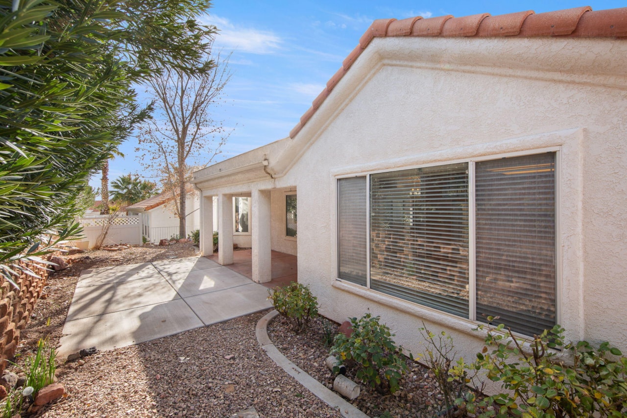 39 N Valley View DR #99 St George, UT 84770 home for sale, MLS#25-267050 - Erika Rogers Photo 20