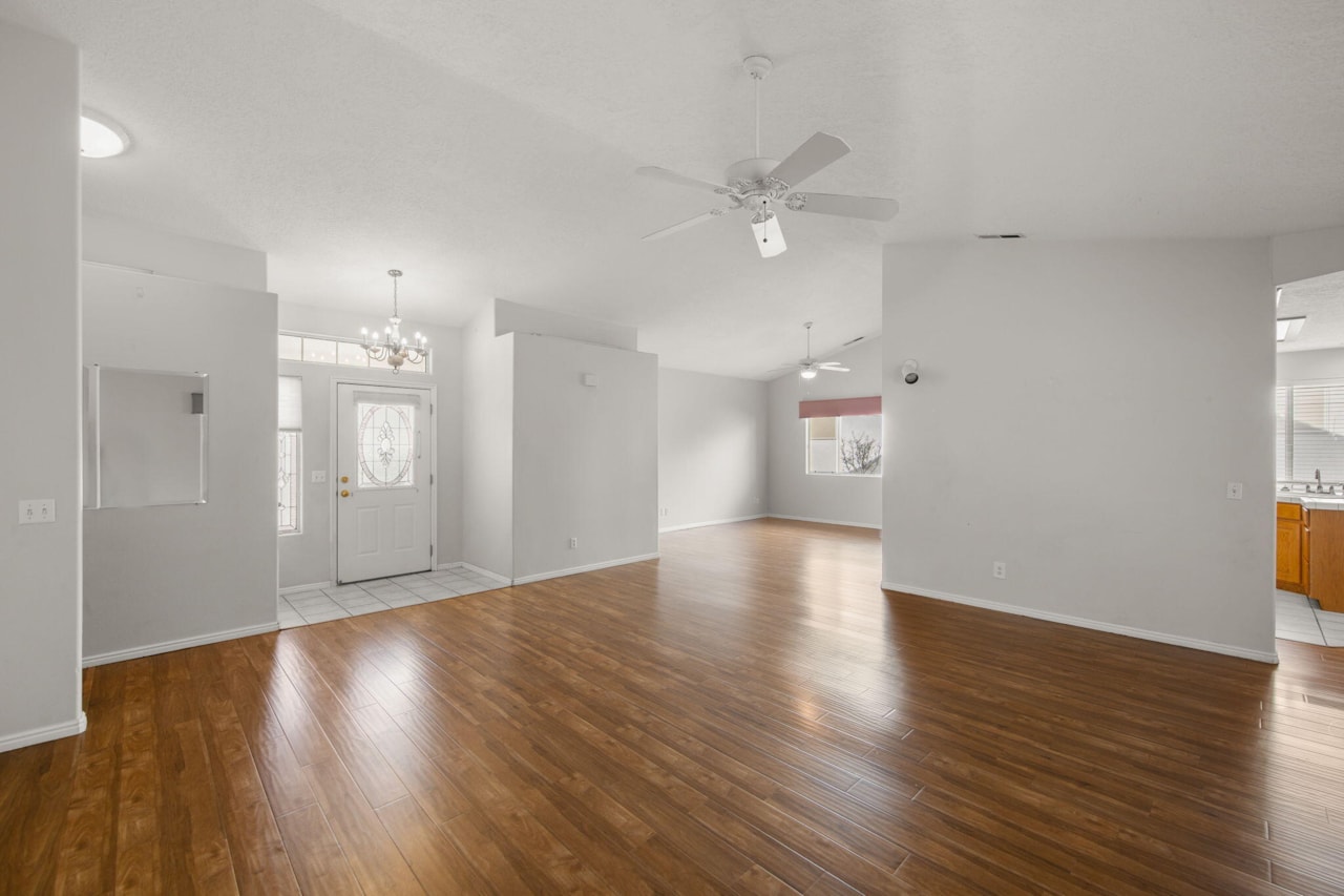 39 N Valley View DR #99 St George, UT 84770 home for sale, MLS#25-267050 - Erika Rogers Photo 2