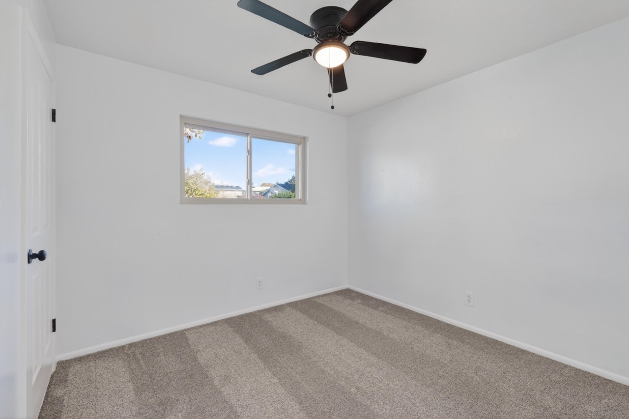 1385 W 625 ST N St George, UT 84770 home for sale, MLS#25-267097 - Erika Rogers Photo 6