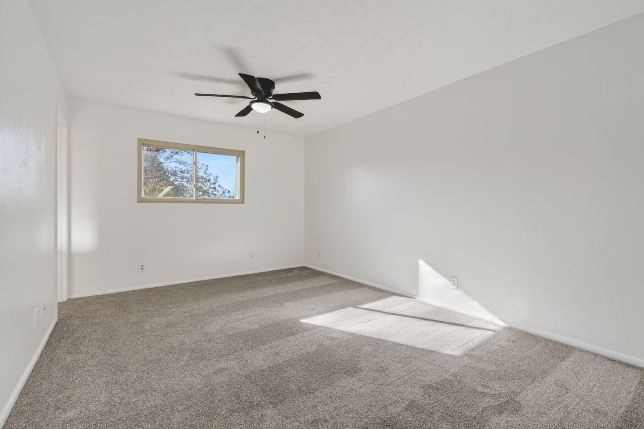 1385 W 625 ST N St George, UT 84770 home for sale, MLS#25-267097 - Erika Rogers Photo 9