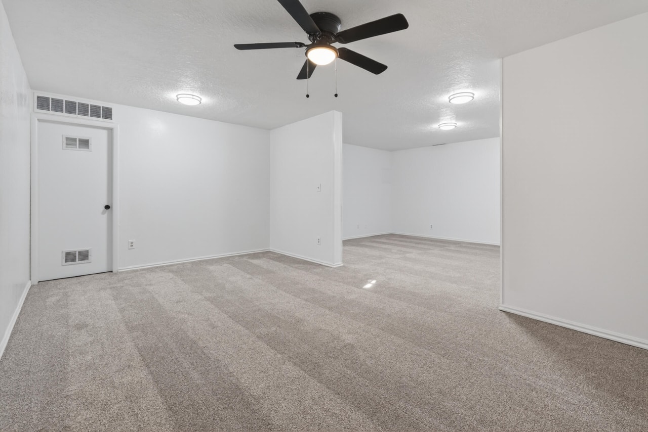 1385 W 625 ST N St George, UT 84770 home for sale, MLS#25-267097 - Erika Rogers Photo 12