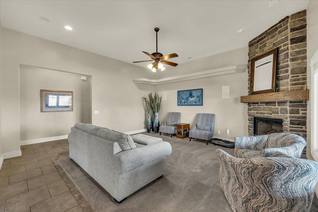 817 E Sonoran DR Washington, UT 84780 home for sale, MLS#25-267576 - Erika Rogers Photo 5