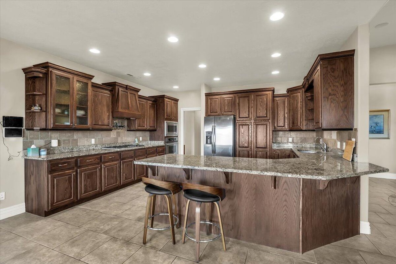 817 E Sonoran DR Washington, UT 84780 home for sale, MLS#25-267576 - Erika Rogers Photo 6