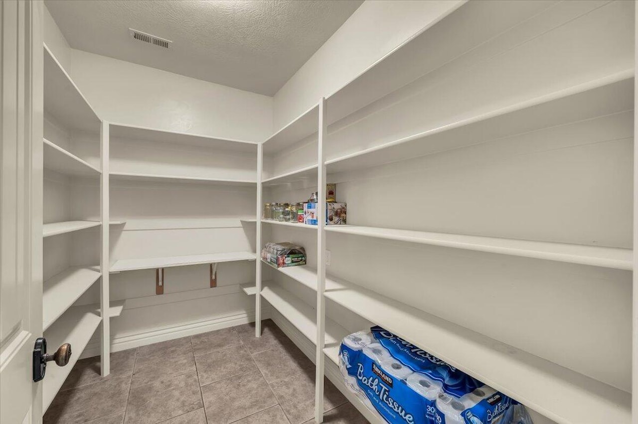 817 E Sonoran DR Washington, UT 84780 home for sale, MLS#25-267576 - Erika Rogers Photo 9